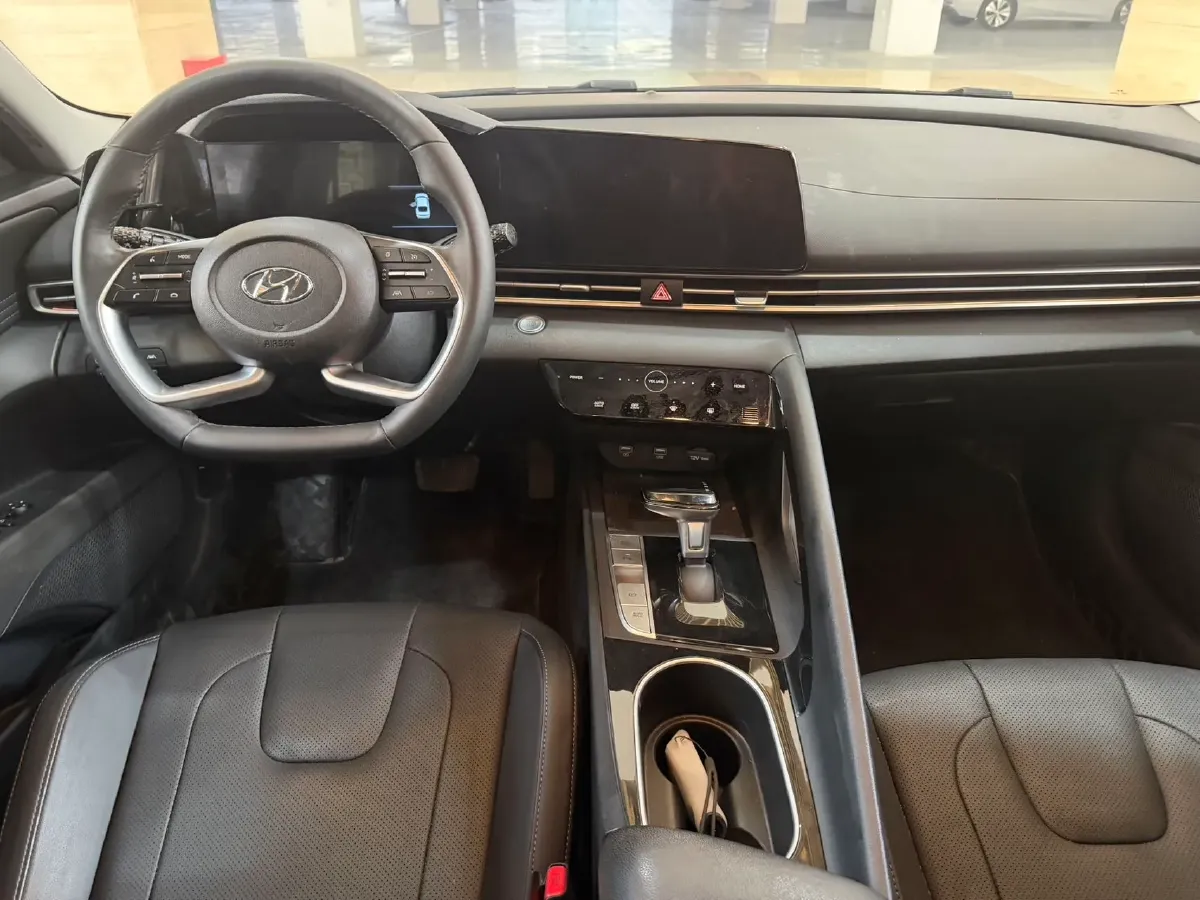 2022 Hyundai Elantra 1.5L 115HP L4 CVT,autocango,china used car exporter,china ev exporter,chinese used car exporter,chinese used ev exporter