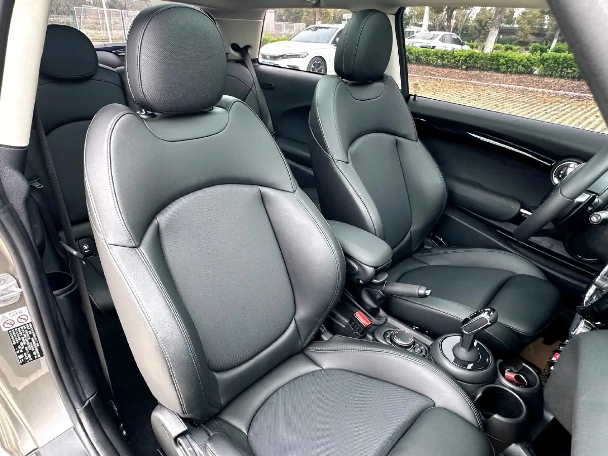 2021 MINI MINI 1.5T 136HP L3 7DCT,autocango,china used car exporter,china ev exporter,chinese used car exporter,chinese used ev exporter