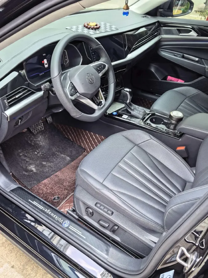 2025 Volkswagen Passat 2.0T 220HP L4 7DCT,autocango,china used car exporter,china ev exporter,chinese used car exporter,chinese used ev exporter