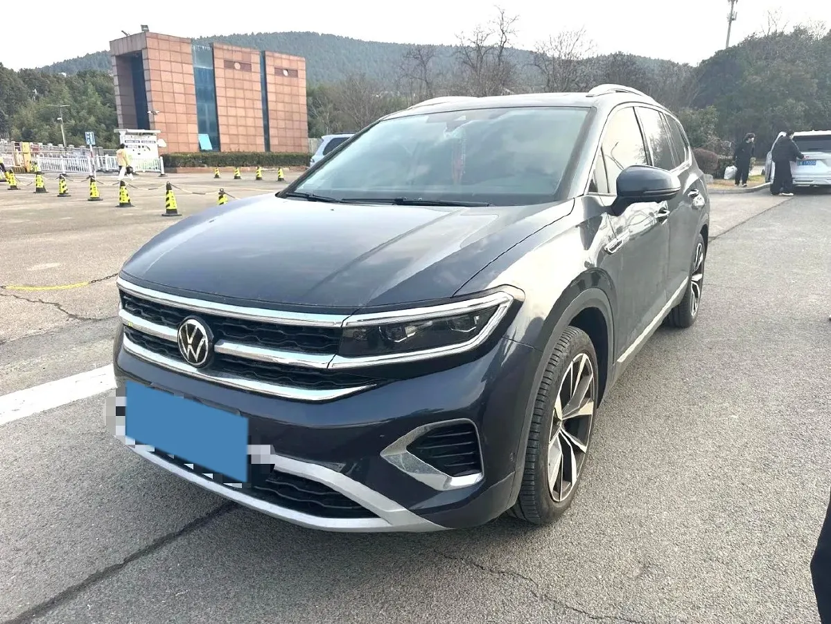 2023 Volkswagen Talagon 2.5T 299HP V6 7DCT,autocango,china used car exporter,china ev exporter,chinese used car exporter,chinese used ev exporter
