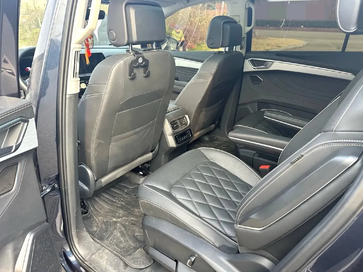 2023 Volkswagen Talagon 2.5T 299HP V6 7DCT,autocango,china used car exporter,china ev exporter,chinese used car exporter,chinese used ev exporter