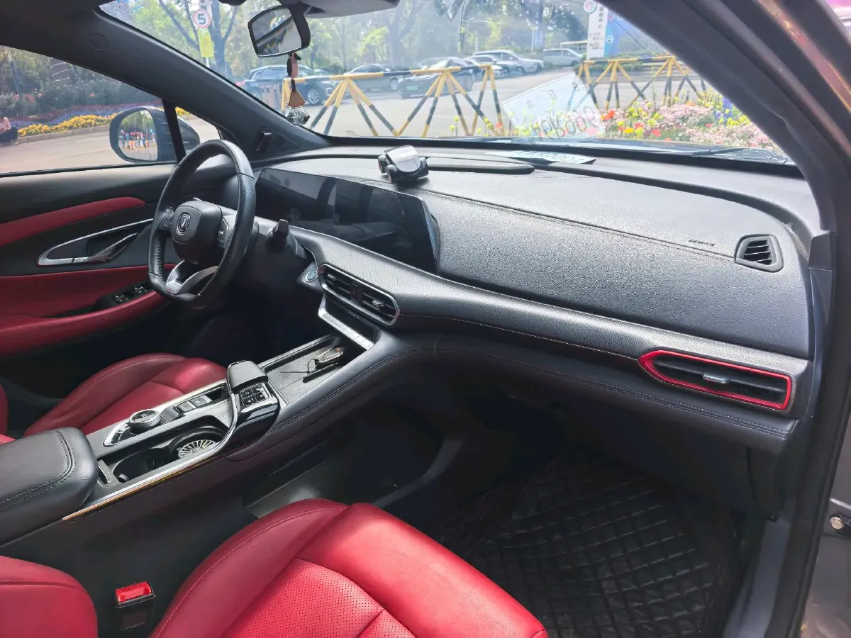 2020 ChangAn UNI-T 1.5T 180HP L4 7DCT,autocango,china used car exporter,china ev exporter,chinese used car exporter,chinese used ev exporter