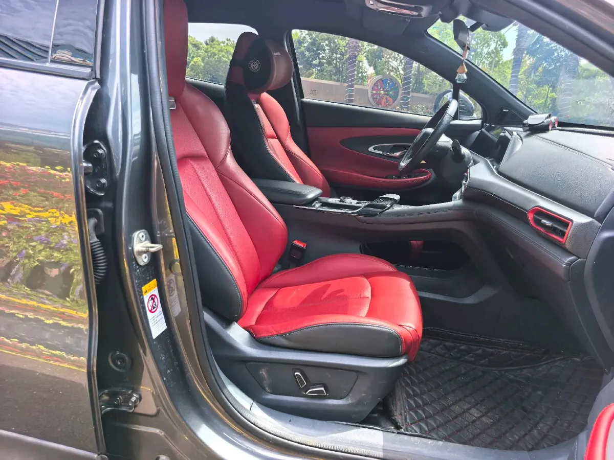 2020 ChangAn UNI-T 1.5T 180HP L4 7DCT,autocango,china used car exporter,china ev exporter,chinese used car exporter,chinese used ev exporter