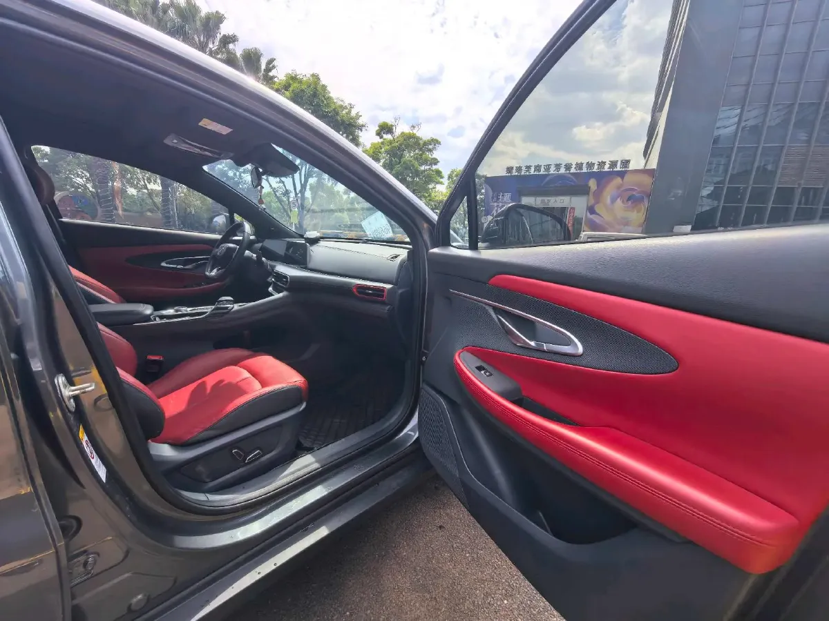 2020 ChangAn UNI-T 1.5T 180HP L4 7DCT,autocango,china used car exporter,china ev exporter,chinese used car exporter,chinese used ev exporter