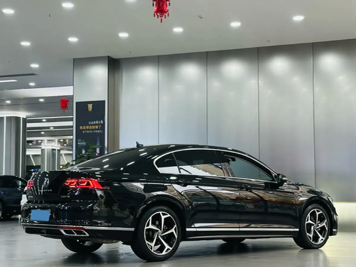 2023 Volkswagen Magotan 2.0T 186HP L4 7DCT,autocango,china used car exporter,china ev exporter,chinese used car exporter,chinese used ev exporter