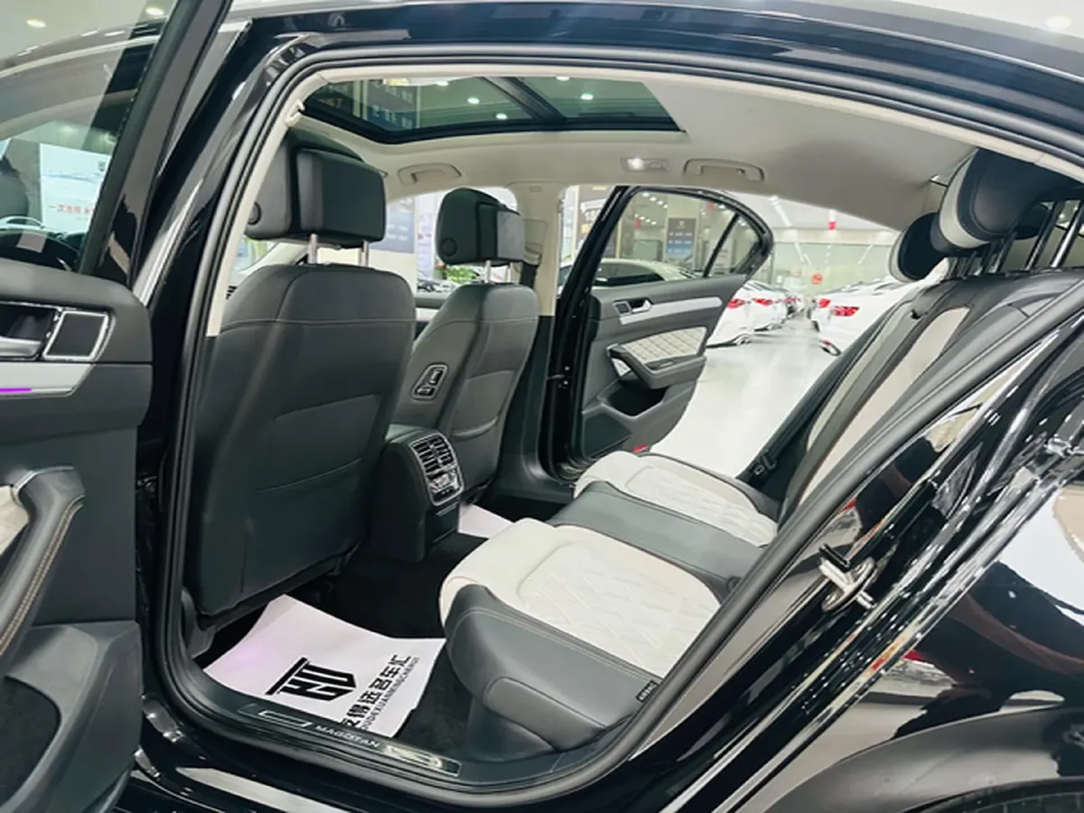 2023 Volkswagen Magotan 2.0T 186HP L4 7DCT,autocango,china used car exporter,china ev exporter,chinese used car exporter,chinese used ev exporter