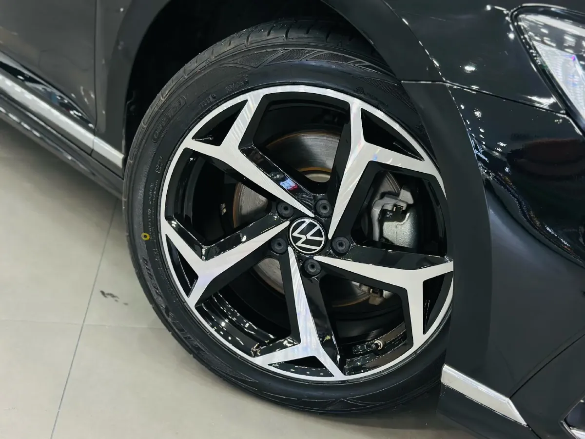 2023 Volkswagen Magotan 2.0T 186HP L4 7DCT,autocango,china used car exporter,china ev exporter,chinese used car exporter,chinese used ev exporter