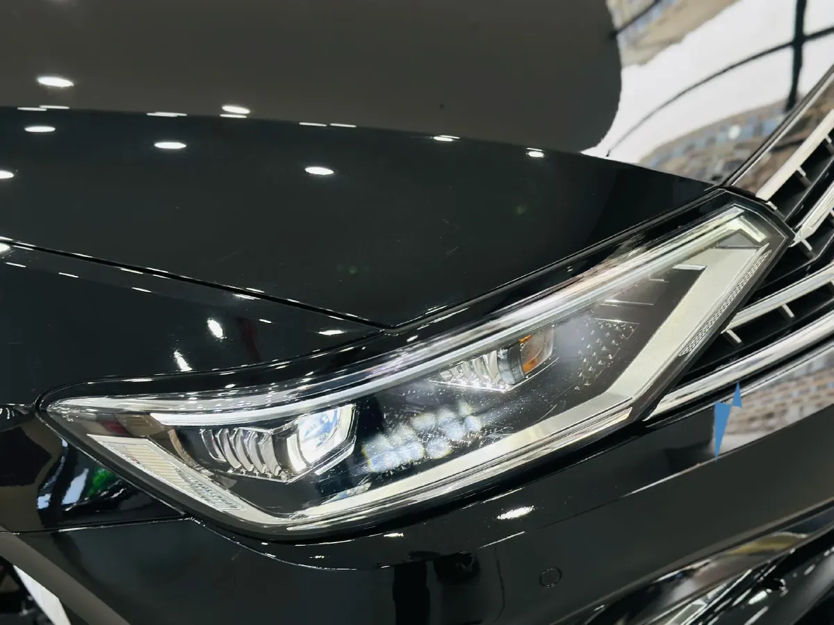 2023 Volkswagen Magotan 2.0T 186HP L4 7DCT,autocango,china used car exporter,china ev exporter,chinese used car exporter,chinese used ev exporter