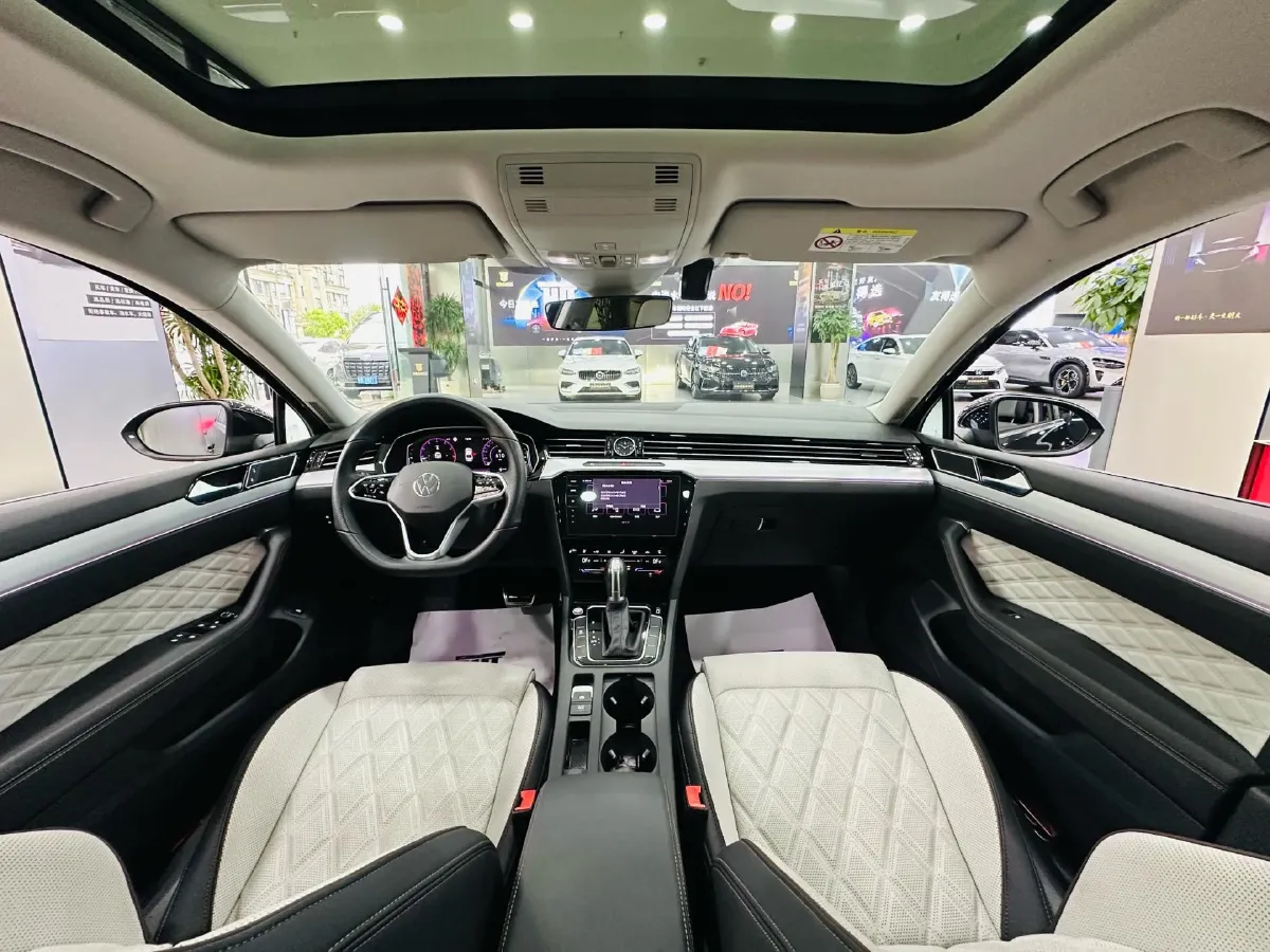 2023 Volkswagen Magotan 2.0T 186HP L4 7DCT,autocango,china used car exporter,china ev exporter,chinese used car exporter,chinese used ev exporter