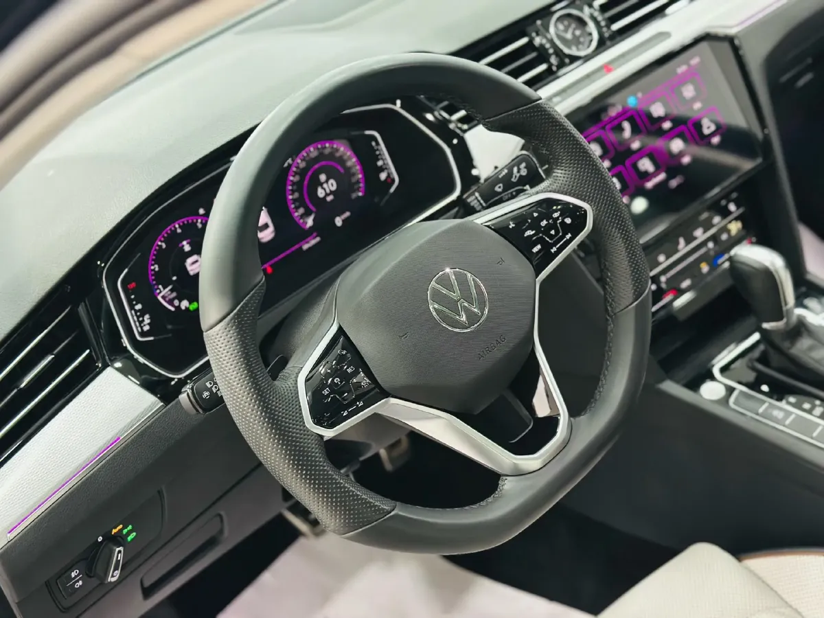 2023 Volkswagen Magotan 2.0T 186HP L4 7DCT,autocango,china used car exporter,china ev exporter,chinese used car exporter,chinese used ev exporter