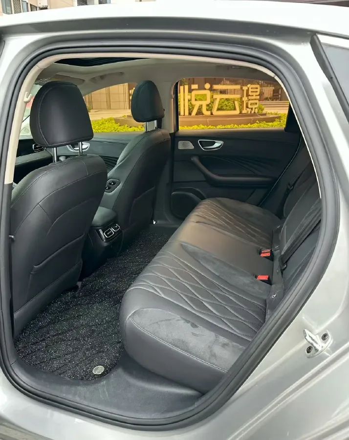 2023 Roewe D7 1.5L 112HP L4 1DHT PHEV 21.4KWH,autocango,china used car exporter,china ev exporter,chinese used car exporter,chinese used ev exporter