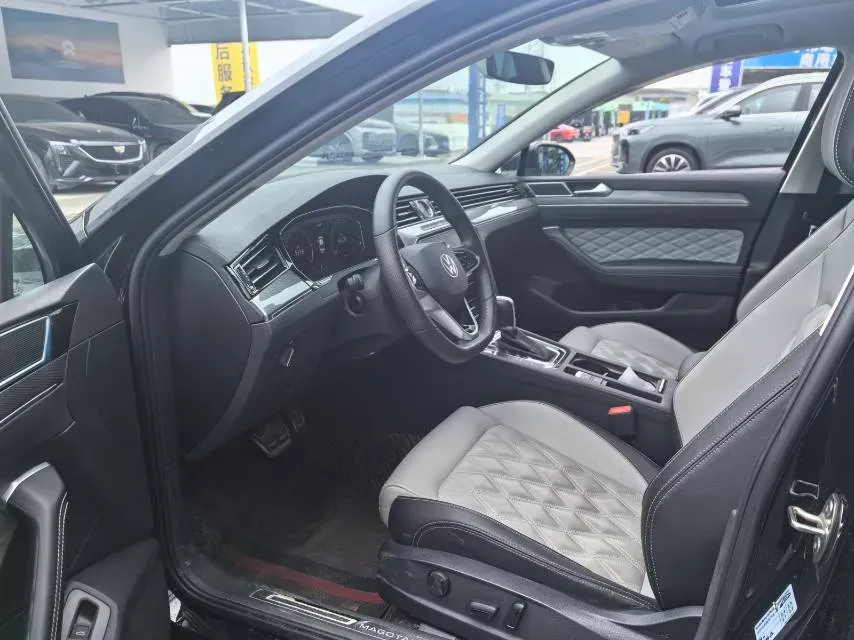 2023 Volkswagen Magotan 2.0T 186HP L4 7DCT,autocango,china used car exporter,china ev exporter,chinese used car exporter,chinese used ev exporter