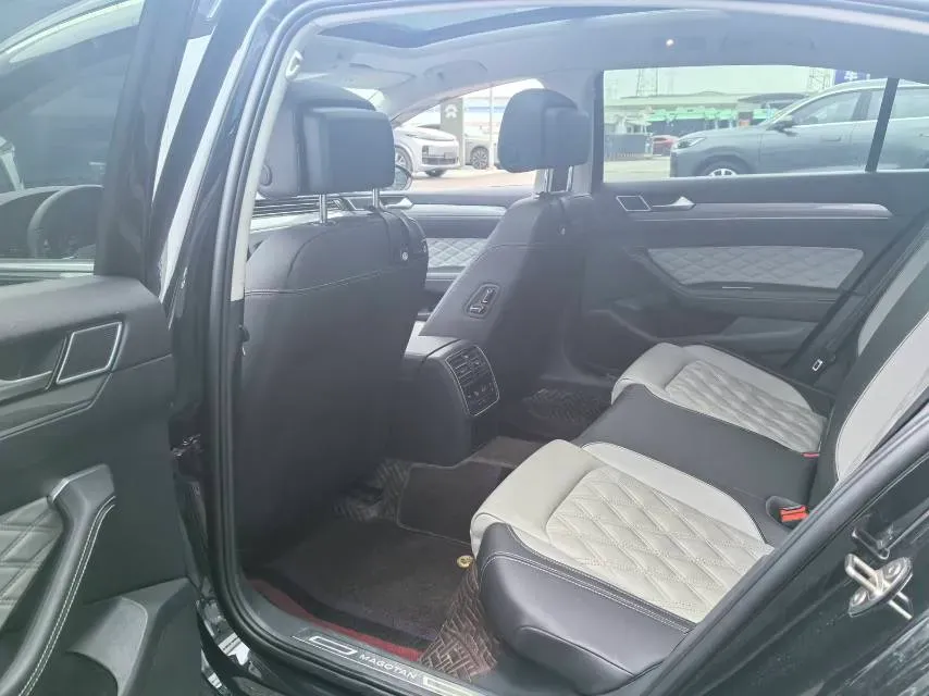 2023 Volkswagen Magotan 2.0T 186HP L4 7DCT,autocango,china used car exporter,china ev exporter,chinese used car exporter,chinese used ev exporter