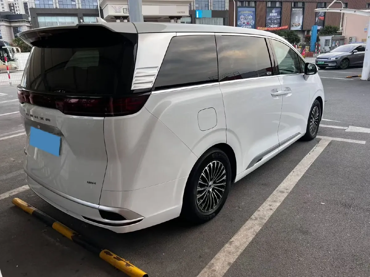2023 Denza D9 1.5T 139HP L4 E-CVT PHEV 20.39KWH,autocango,china used car exporter,china ev exporter,chinese used car exporter,chinese used ev exporter