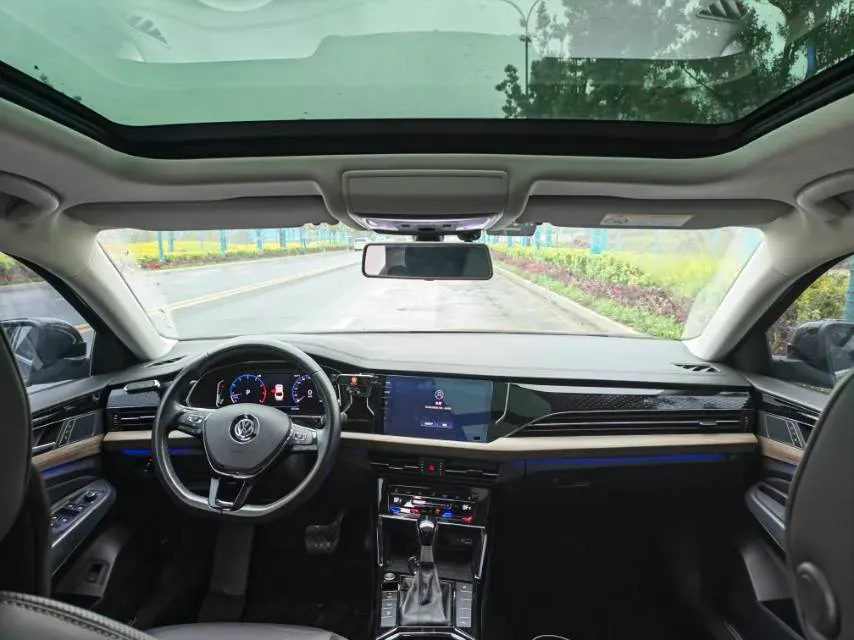 2020 Volkswagen Passat 2.0T 186HP L4 7DCT,autocango,china used car exporter,china ev exporter,chinese used car exporter,chinese used ev exporter