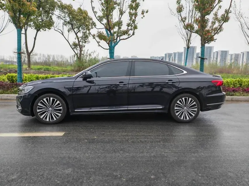2020 Volkswagen Passat 2.0T 186HP L4 7DCT,autocango,china used car exporter,china ev exporter,chinese used car exporter,chinese used ev exporter