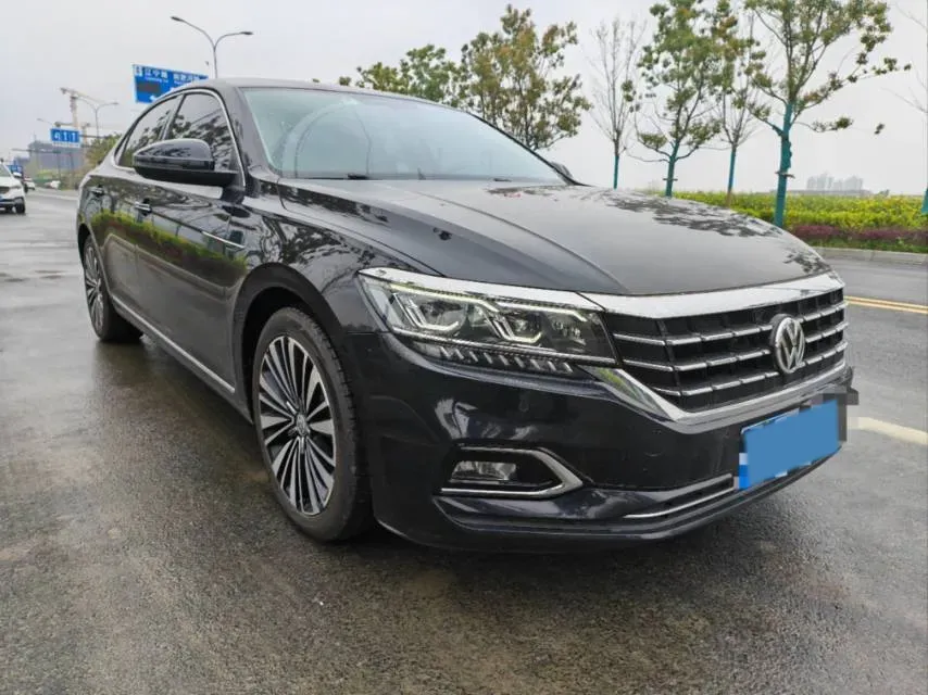 2020 Volkswagen Passat 2.0T 186HP L4 7DCT,autocango,china used car exporter,china ev exporter,chinese used car exporter,chinese used ev exporter