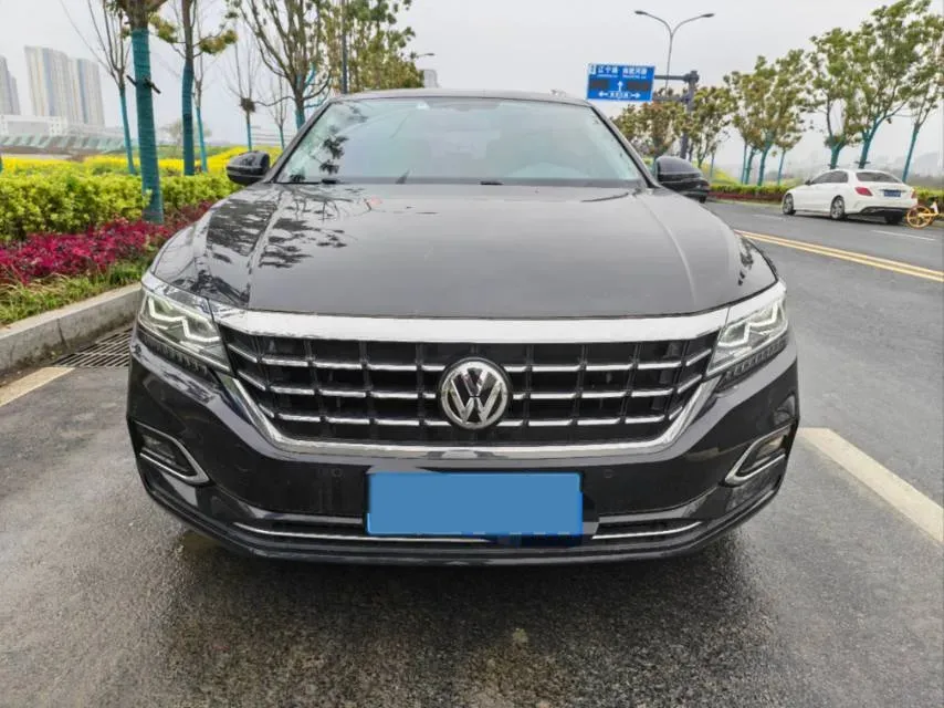 2020 Volkswagen Passat 2.0T 186HP L4 7DCT,autocango,china used car exporter,china ev exporter,chinese used car exporter,chinese used ev exporter