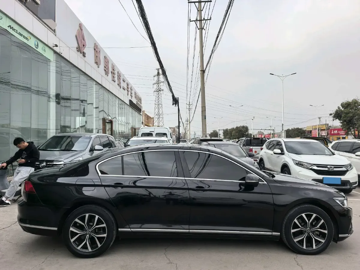 2020 Volkswagen Magotan 2.0T 186HP L4 7DCT,autocango,china used car exporter,china ev exporter,chinese used car exporter,chinese used ev exporter