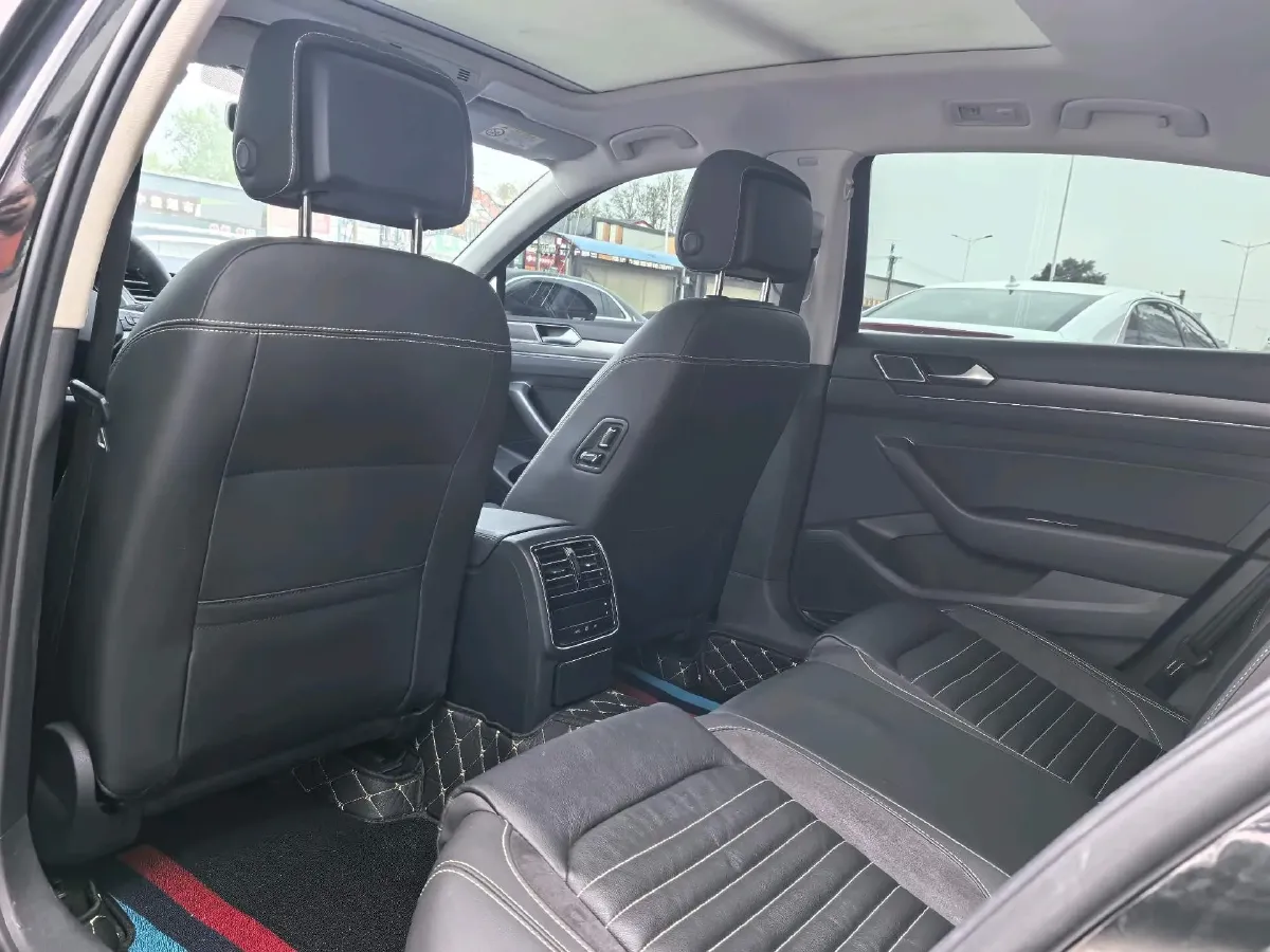 2020 Volkswagen Magotan 2.0T 186HP L4 7DCT,autocango,china used car exporter,china ev exporter,chinese used car exporter,chinese used ev exporter