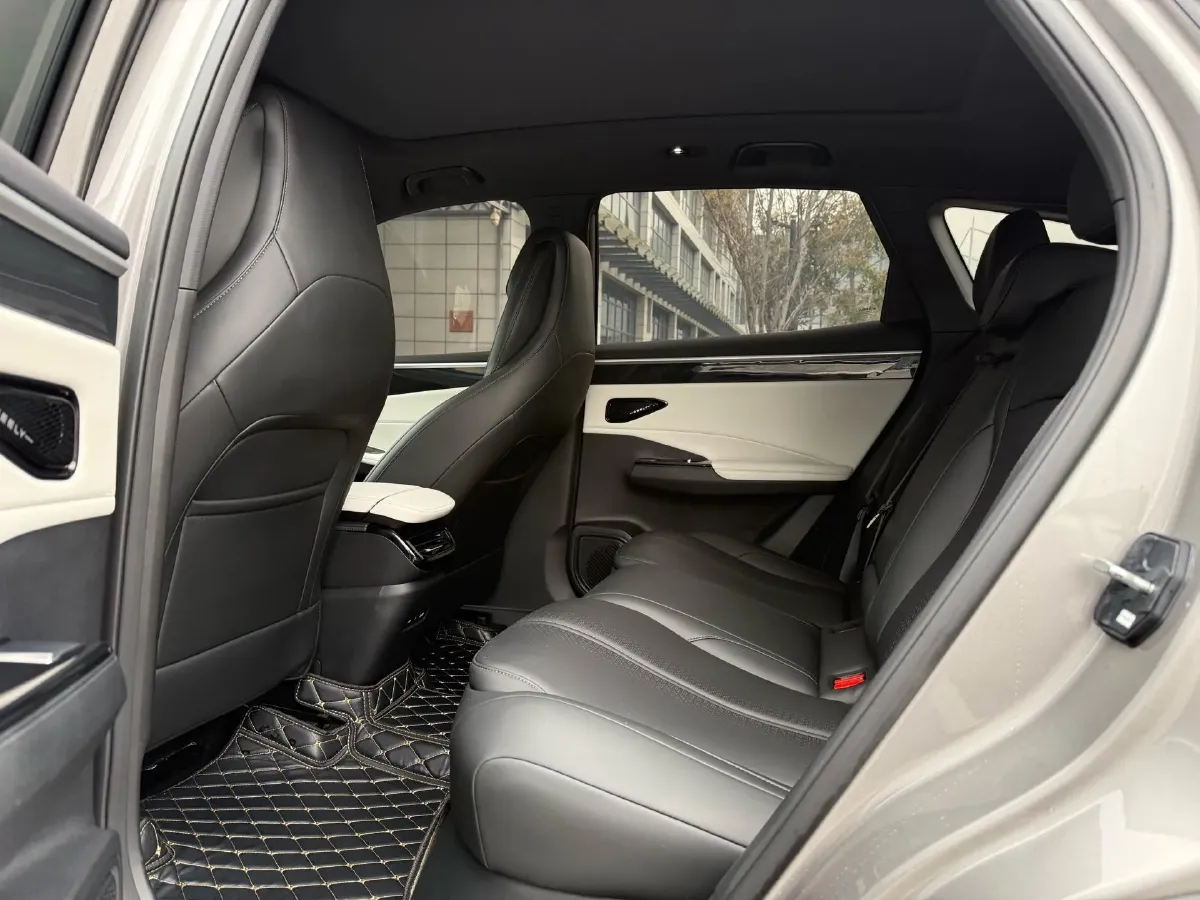 2024 Geely Galaxy L7 1.5T 163HP L4 3DHT PHEV 9.11KWH,autocango,china used car exporter,china ev exporter,chinese used car exporter,chinese used ev exporter