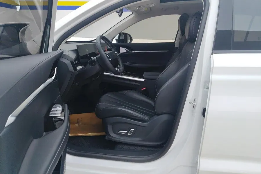 2022 Roewe RX5 MAX 1.5T 181HP L4 6AT,autocango,china used car exporter,china ev exporter,chinese used car exporter,chinese used ev exporter