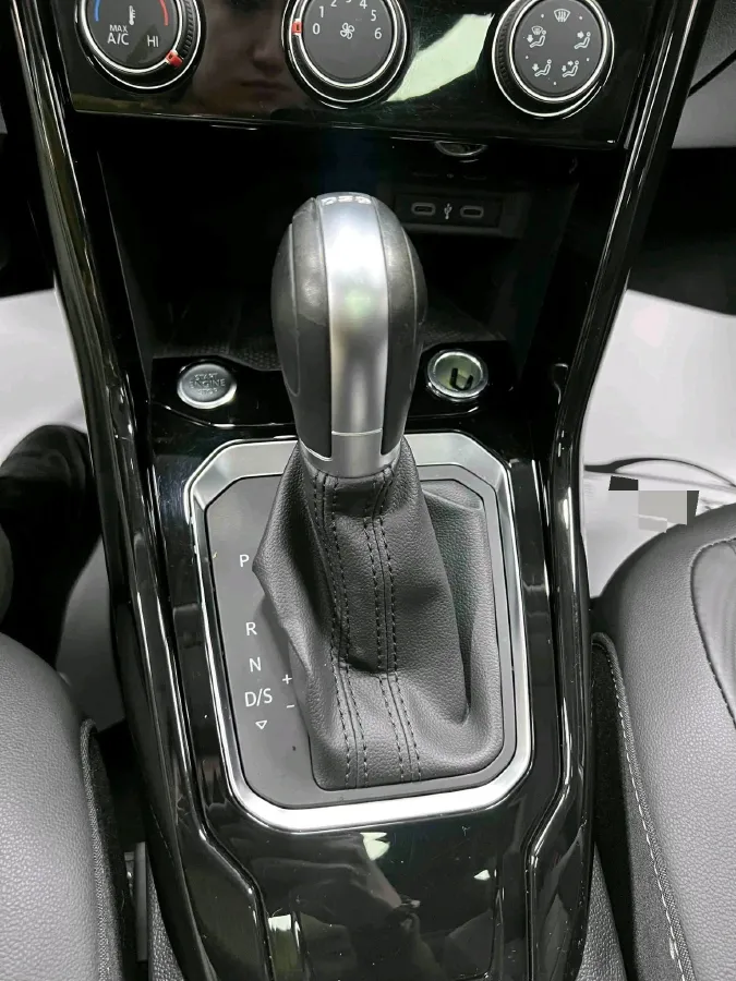 2021 Volkswagen T-Roc 1.4T 150HP L4 7DCT,autocango,china used car exporter,china ev exporter,chinese used car exporter,chinese used ev exporter