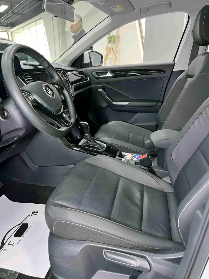 2021 Volkswagen T-Roc 1.4T 150HP L4 7DCT,autocango,china used car exporter,china ev exporter,chinese used car exporter,chinese used ev exporter