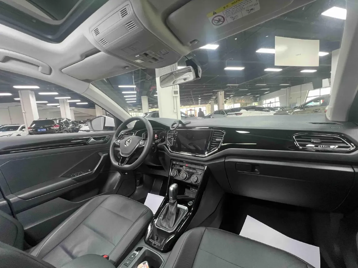 2021 Volkswagen T-Roc 1.4T 150HP L4 7DCT,autocango,china used car exporter,china ev exporter,chinese used car exporter,chinese used ev exporter