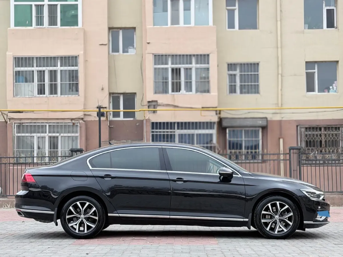 2020 Volkswagen Magotan 2.0T 186HP L4 7DCT,autocango,china used car exporter,china ev exporter,chinese used car exporter,chinese used ev exporter