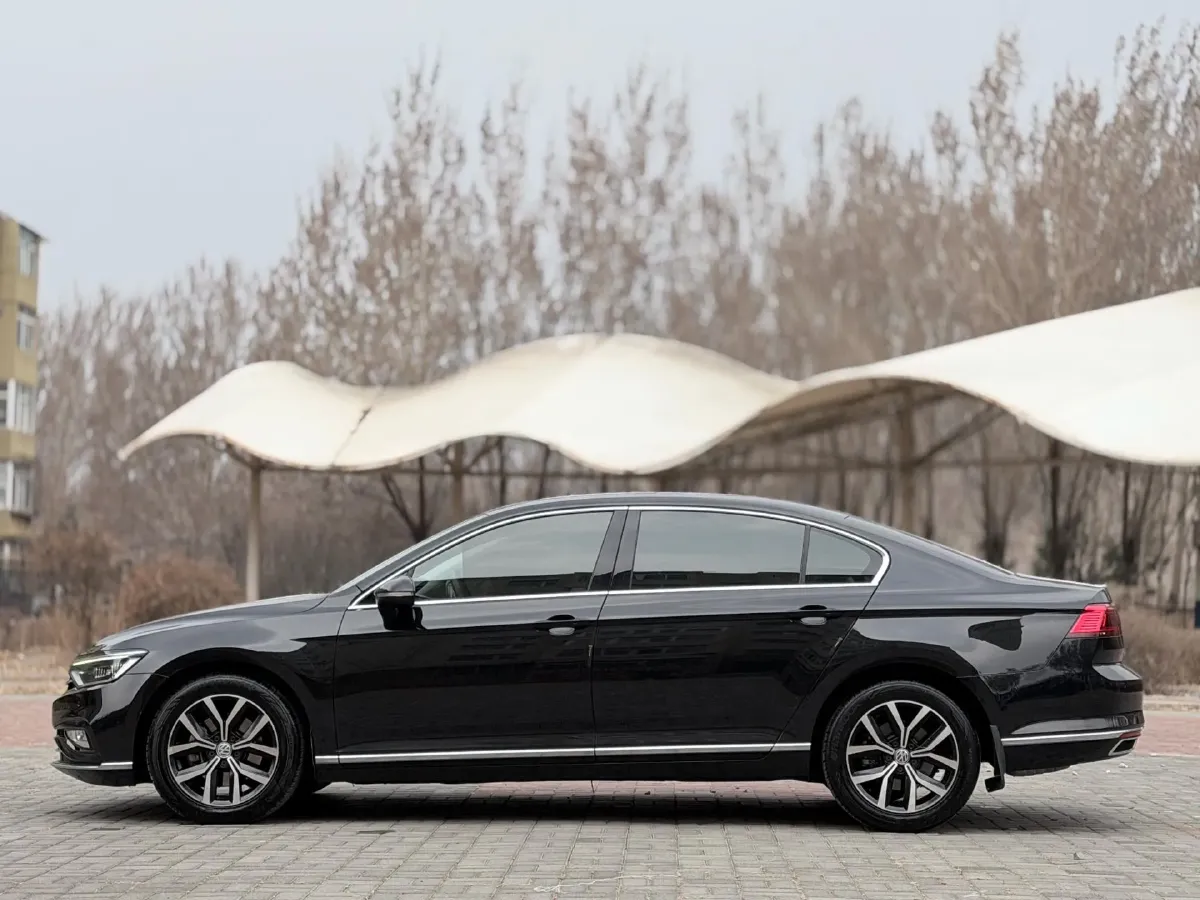 2020 Volkswagen Magotan 2.0T 186HP L4 7DCT,autocango,china used car exporter,china ev exporter,chinese used car exporter,chinese used ev exporter