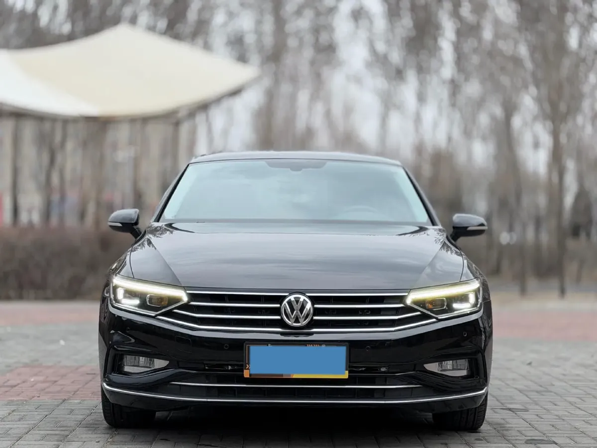 2020 Volkswagen Magotan 2.0T 186HP L4 7DCT,autocango,china used car exporter,china ev exporter,chinese used car exporter,chinese used ev exporter