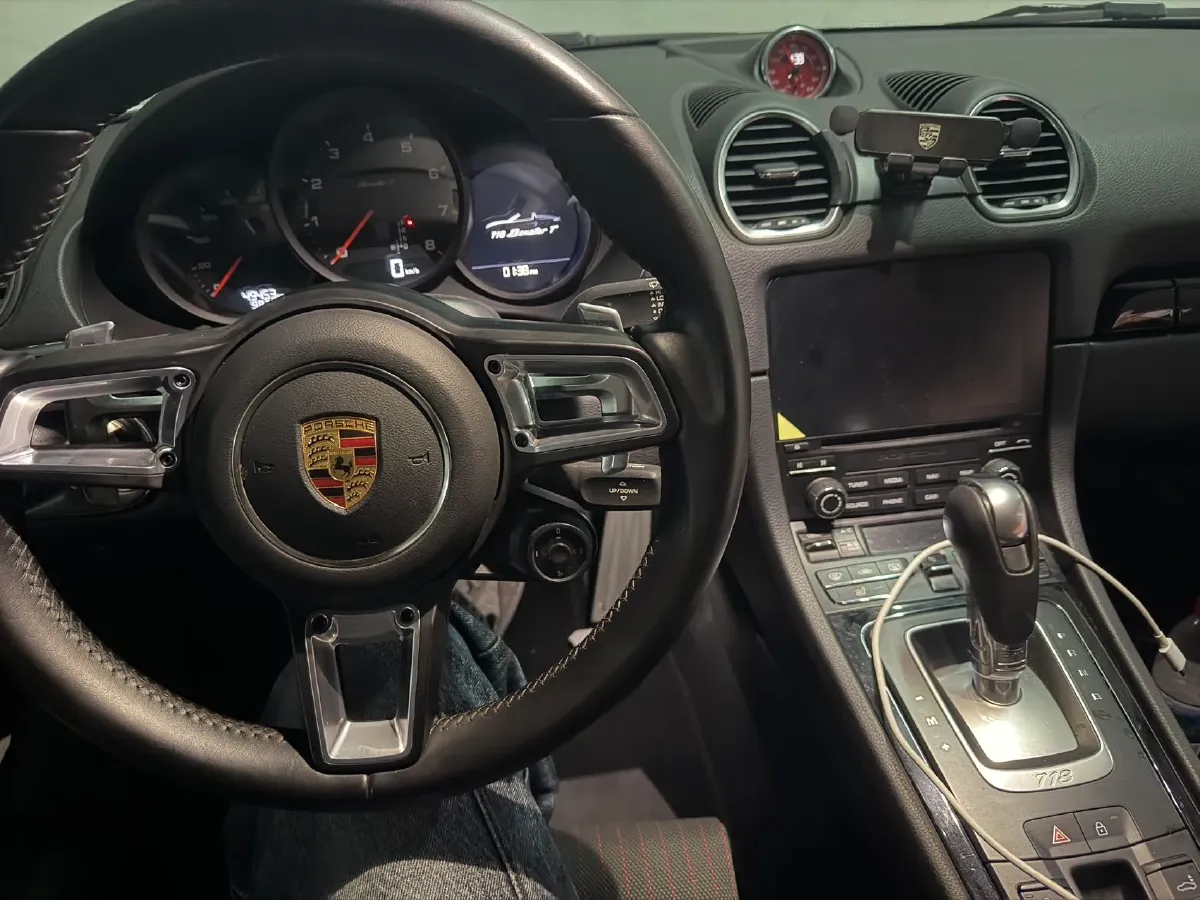 2021 Porsche 718 2.0T 300HP H4 7DCT,autocango,china used car exporter,china ev exporter,chinese used car exporter,chinese used ev exporter