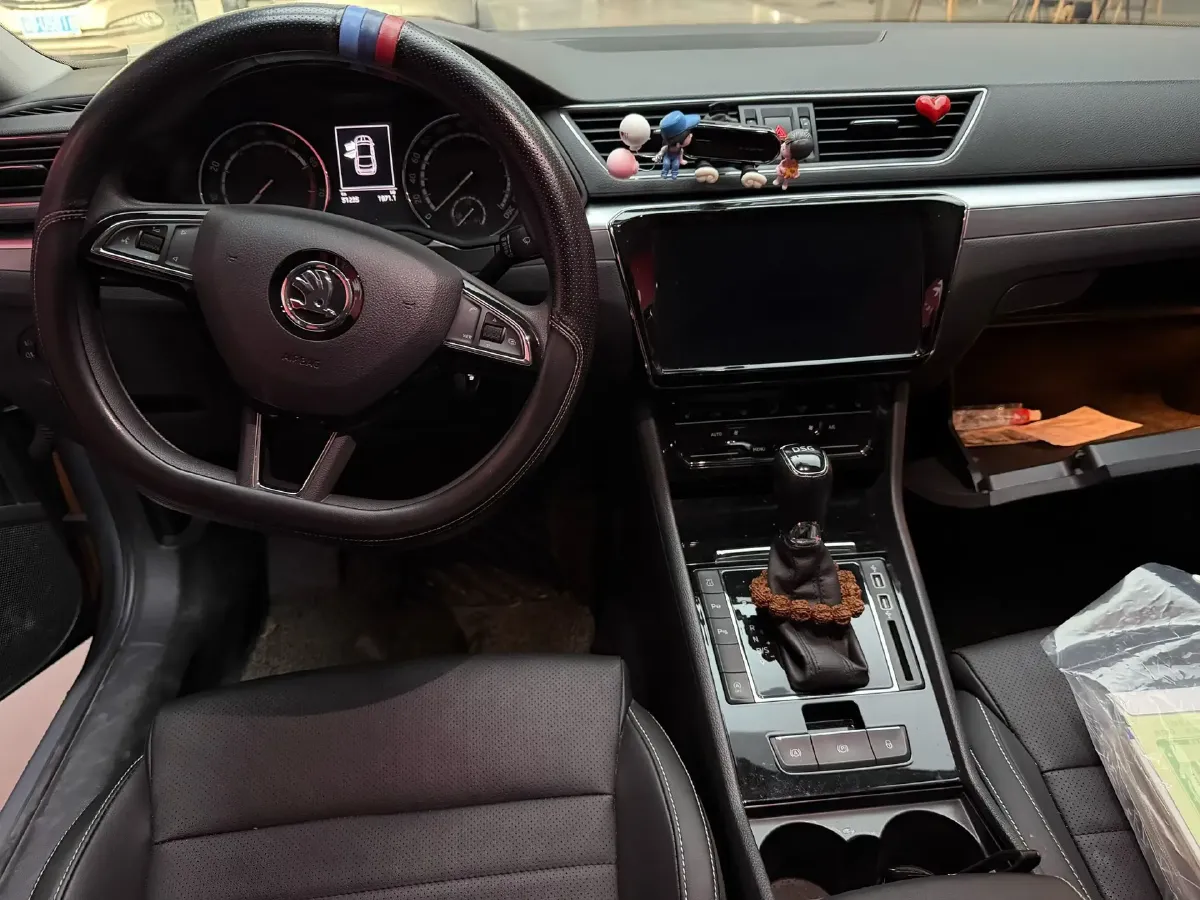 2019 Skoda Superb 1.4T 150HP L4 7DCT,autocango,china used car exporter,china ev exporter,chinese used car exporter,chinese used ev exporter