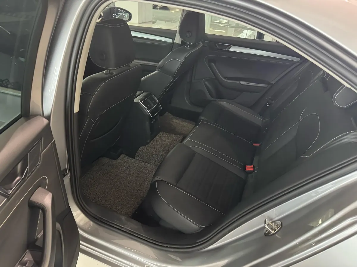 2019 Skoda Superb 1.4T 150HP L4 7DCT,autocango,china used car exporter,china ev exporter,chinese used car exporter,chinese used ev exporter