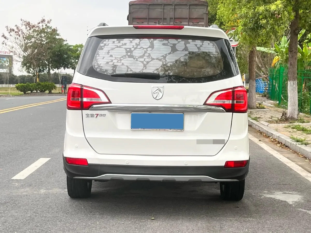 2016 BaoJun 730 1.5L 112HP L4 5MT,autocango,china used car exporter,china ev exporter,chinese used car exporter,chinese used ev exporter