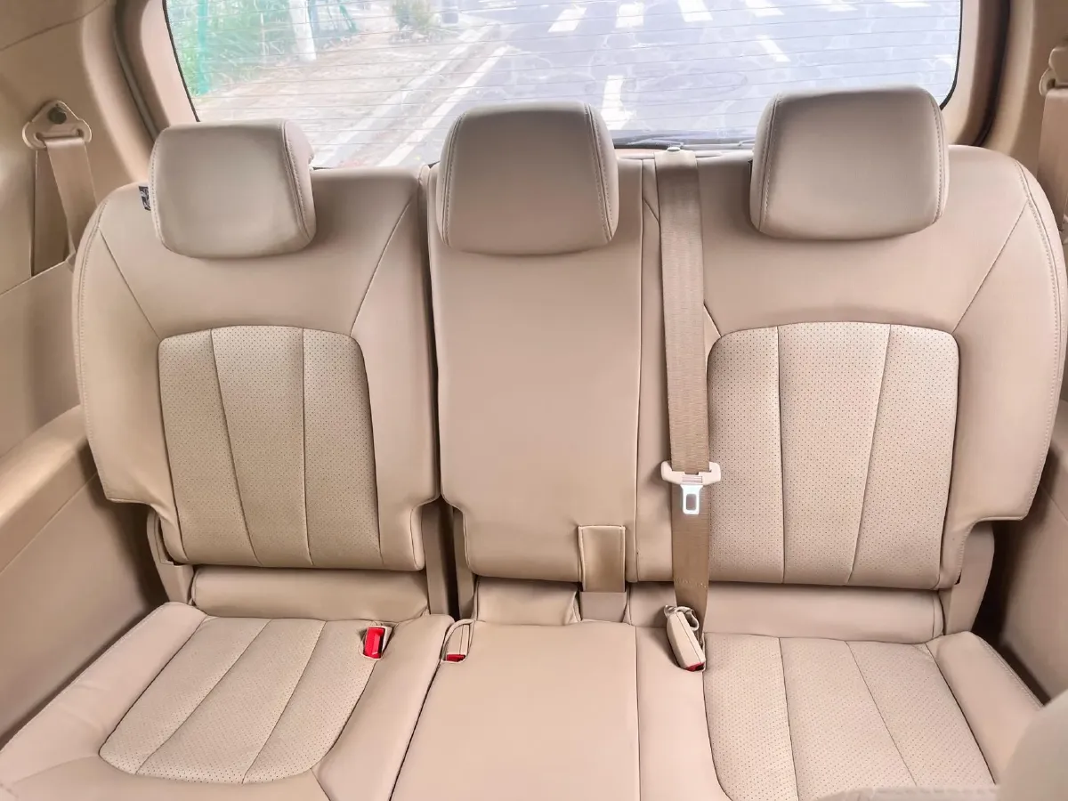 2016 BaoJun 730 1.5L 112HP L4 5MT,autocango,china used car exporter,china ev exporter,chinese used car exporter,chinese used ev exporter