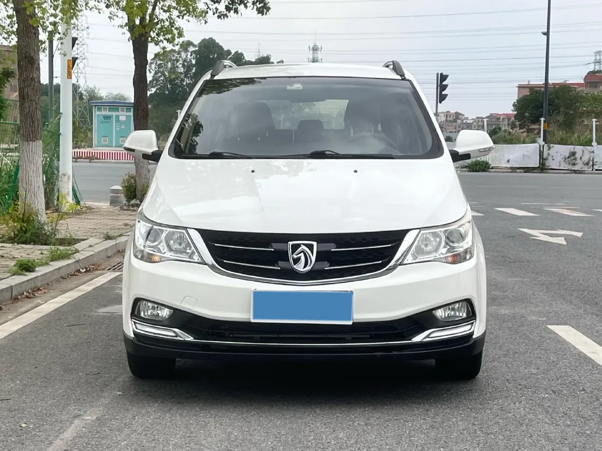 2016 BaoJun 730 1.5L 112HP L4 5MT,autocango,china used car exporter,china ev exporter,chinese used car exporter,chinese used ev exporter