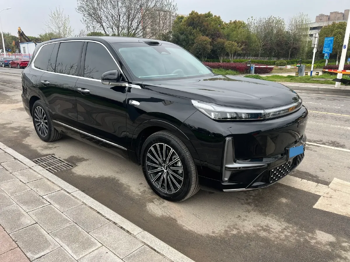 2025 Volkswagen Tiguan L 2.0T 220HP L4 7DCT,autocango,china used car exporter,china ev exporter,chinese used car exporter,chinese used ev exporter