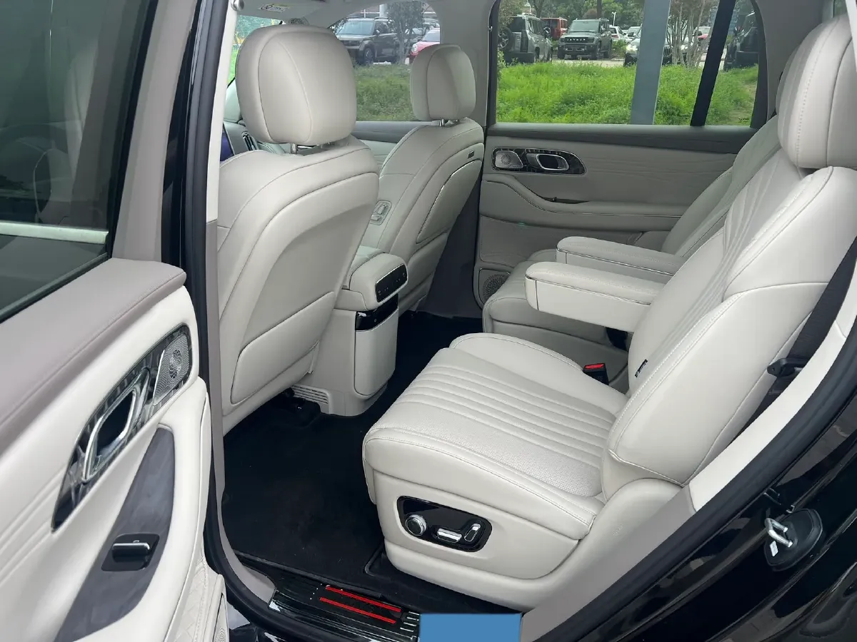 2025 Volkswagen Tiguan L 2.0T 220HP L4 7DCT,autocango,china used car exporter,china ev exporter,chinese used car exporter,chinese used ev exporter