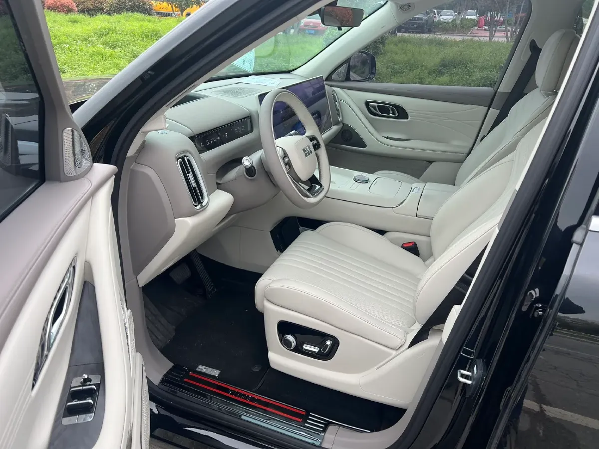 2025 Volkswagen Tiguan L 2.0T 220HP L4 7DCT,autocango,china used car exporter,china ev exporter,chinese used car exporter,chinese used ev exporter