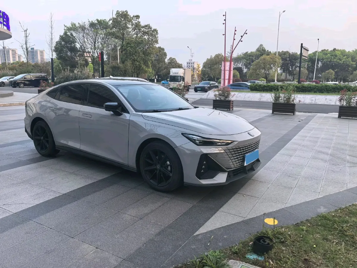 2023 ChangAn UNI-V 1.5T 188HP L4 7DCT,autocango,china used car exporter,china ev exporter,chinese used car exporter,chinese used ev exporter