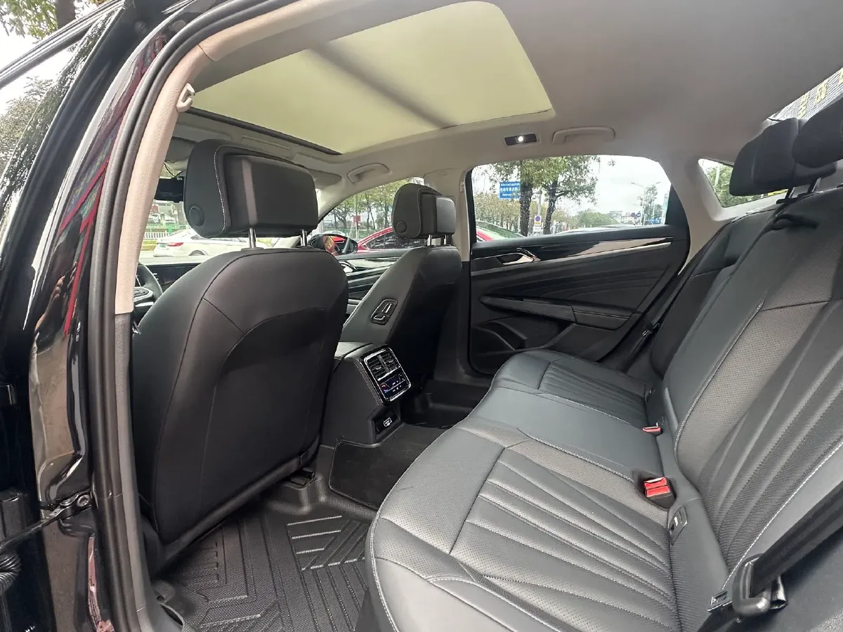 2025 Volkswagen Passat 2.0T 186HP L4 7DCT,autocango,china used car exporter,china ev exporter,chinese used car exporter,chinese used ev exporter