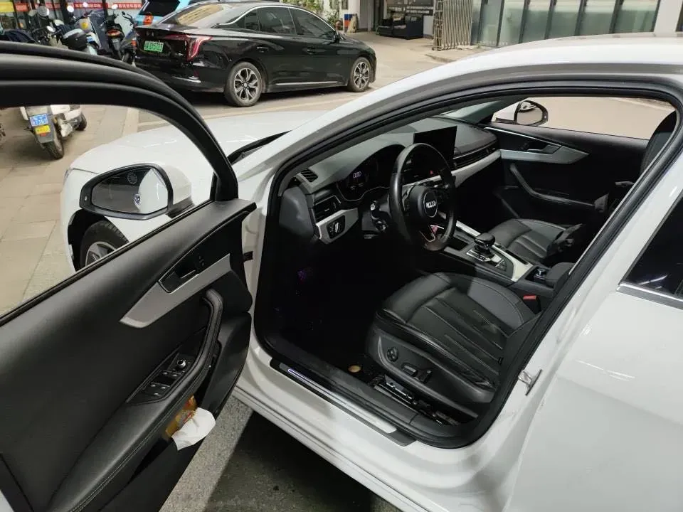 2020 Audi A4L 2.0T 190HP L4 7DCT,autocango,china used car exporter,china ev exporter,chinese used car exporter,chinese used ev exporter