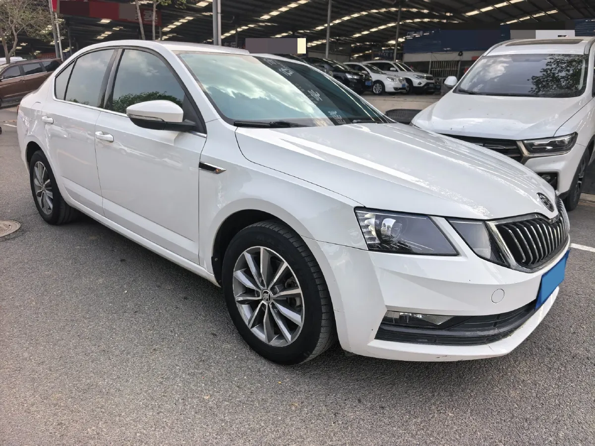 2019 Skoda Octavia 1.5L 116HP L4 6AT,autocango,china used car exporter,china ev exporter,chinese used car exporter,chinese used ev exporter
