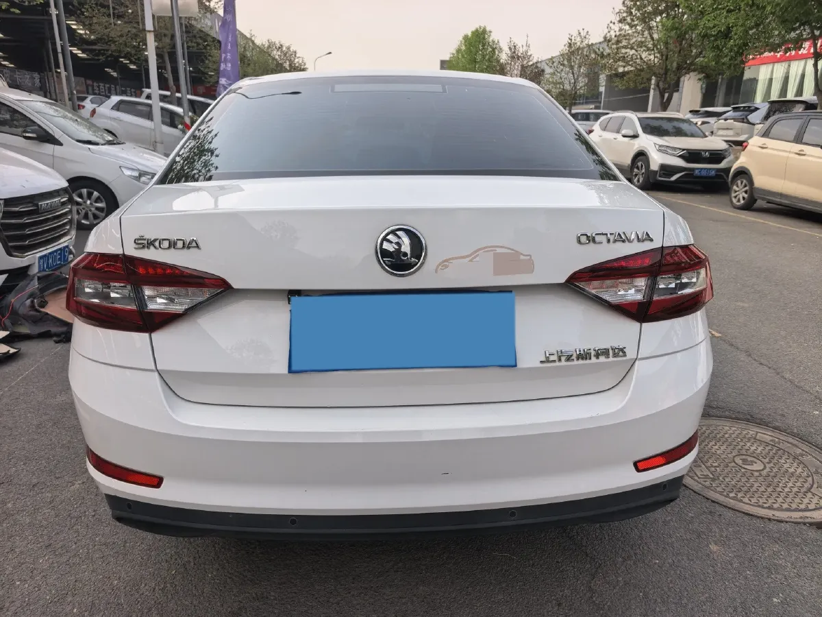 2019 Skoda Octavia 1.5L 116HP L4 6AT,autocango,china used car exporter,china ev exporter,chinese used car exporter,chinese used ev exporter