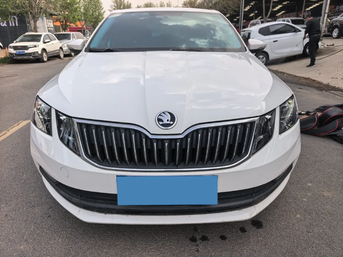 2019 Skoda Octavia 1.5L 116HP L4 6AT,autocango,china used car exporter,china ev exporter,chinese used car exporter,chinese used ev exporter