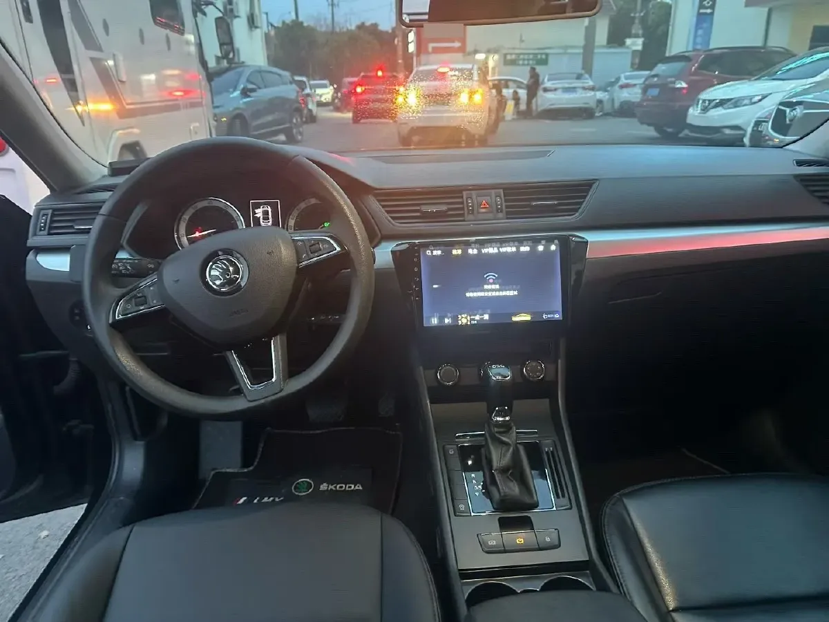 2018 Skoda Superb 1.8T 180HP L4 7DCT,autocango,china used car exporter,china ev exporter,chinese used car exporter,chinese used ev exporter