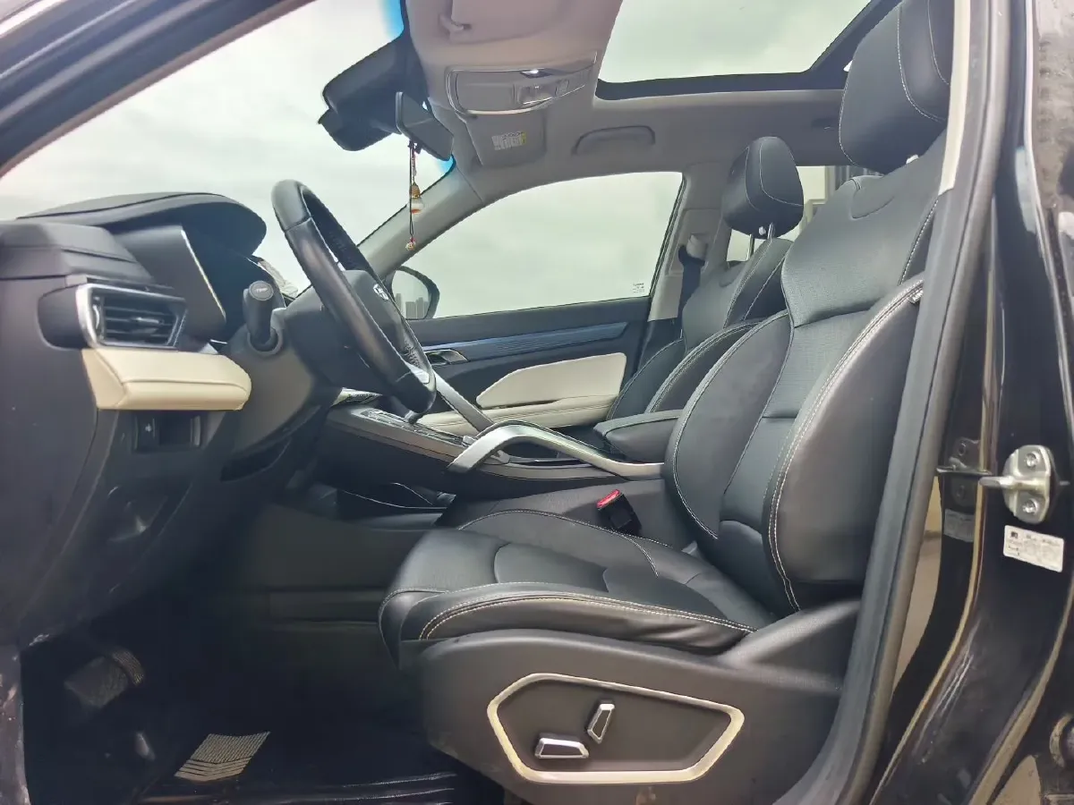 2022 Geely Azkarra 1.8T 184HP L4 7DCT,autocango,china used car exporter,china ev exporter,chinese used car exporter,chinese used ev exporter