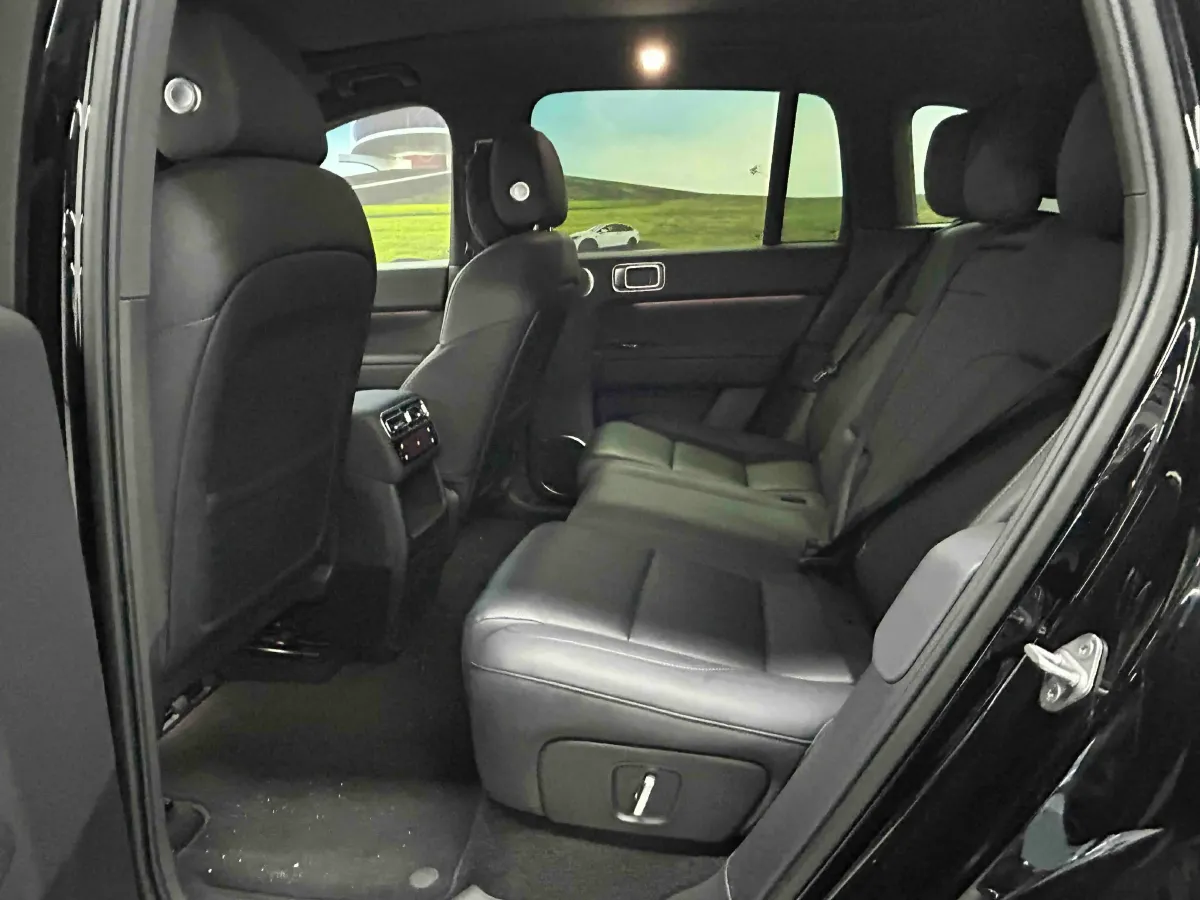 2024 Li L6 Range Extended 154HP L4 REEV 36.8KWH,autocango,china used car exporter,china ev exporter,chinese used car exporter,chinese used ev exporter